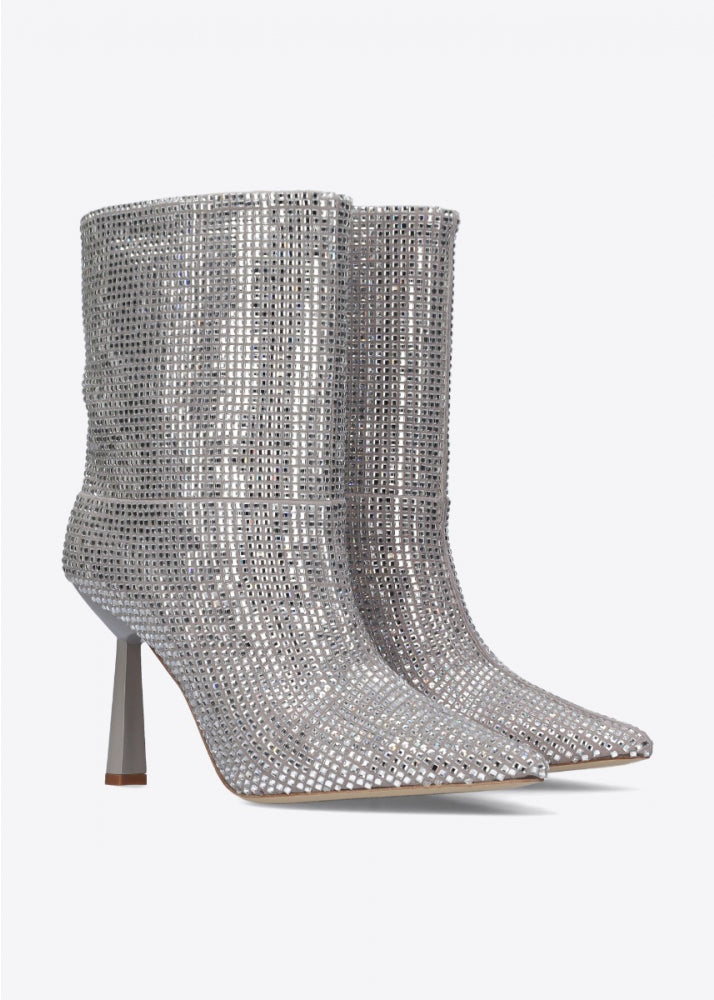 LOLA CRUZ KOILO BOOT IN SILVER