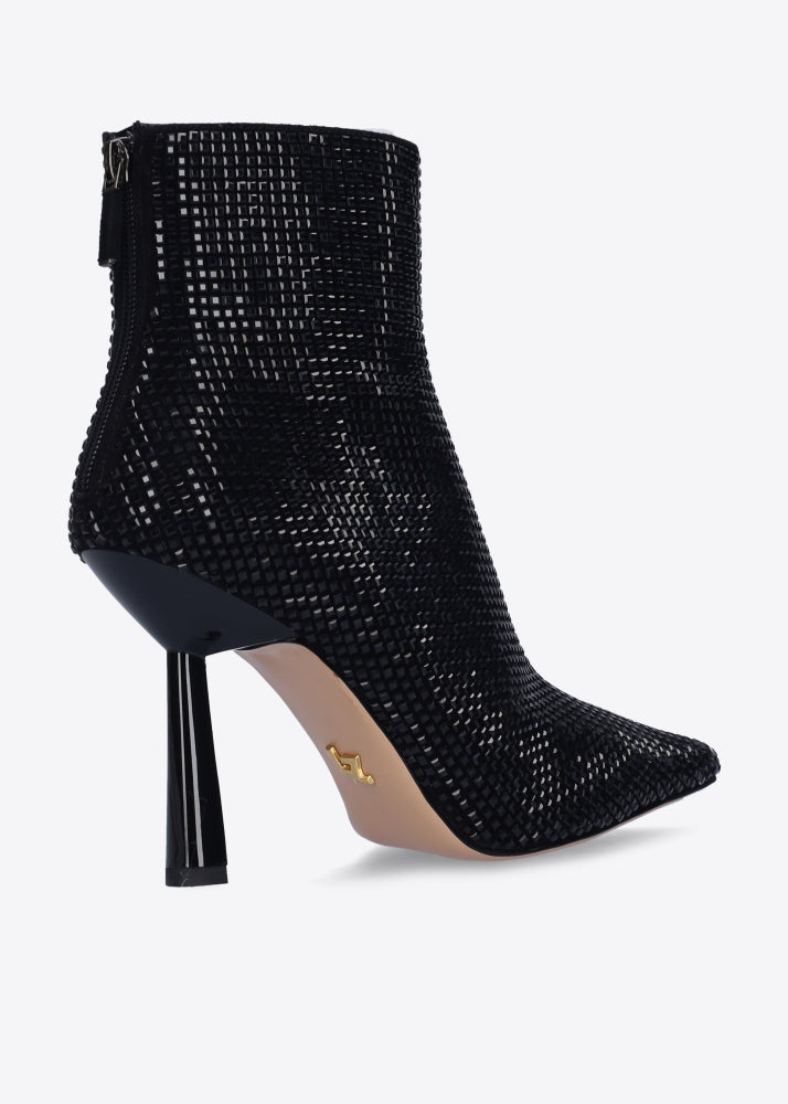 LOLA CRUZ KIOLO BOOT IN BLACK