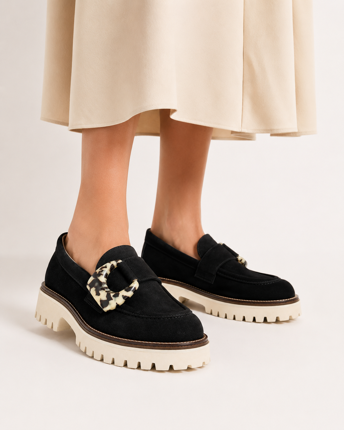 SOFTWAVES DIONNE BLACK LOAFER