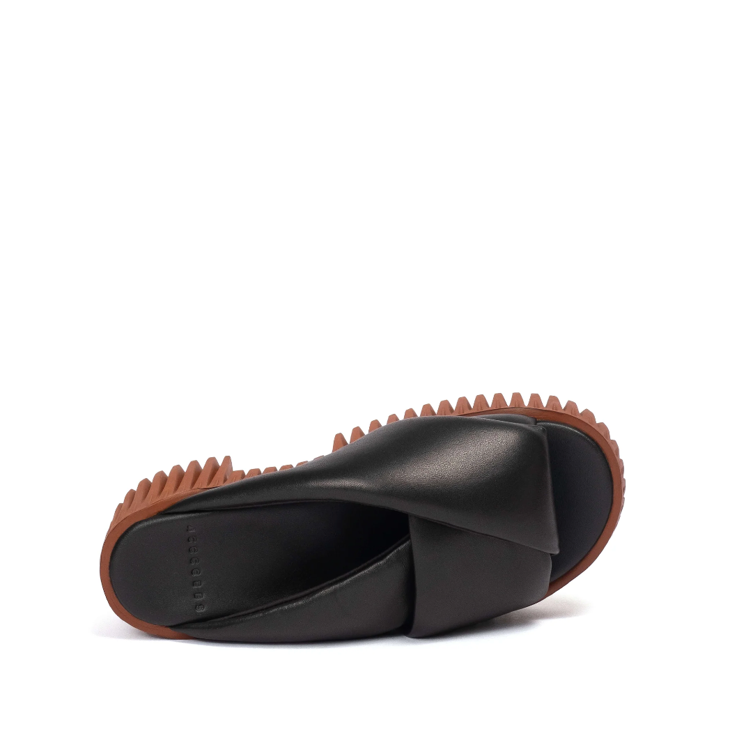 4CCCCEES PLIA ANDA SANDAL IN BLACK