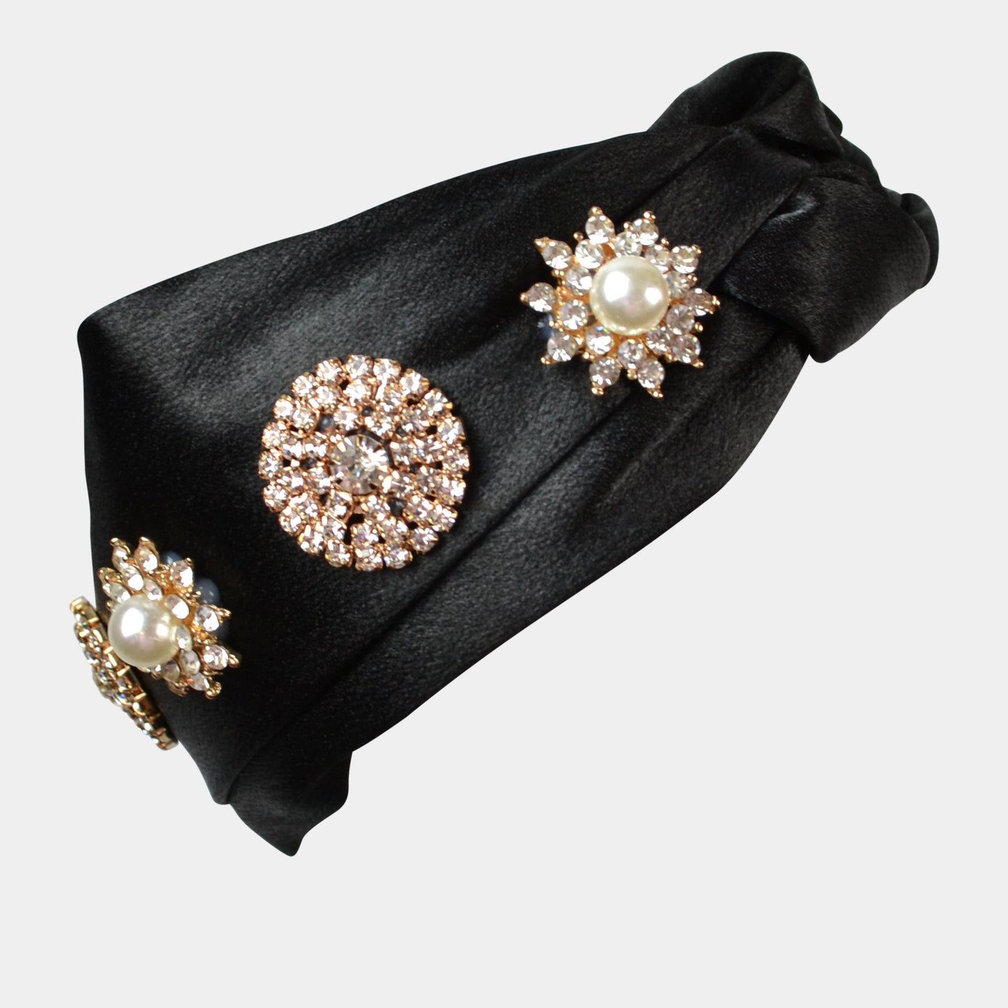 FASHION BY A STEP ABOVE HEADBAND IN BLACK WITH GOLD ACCENT