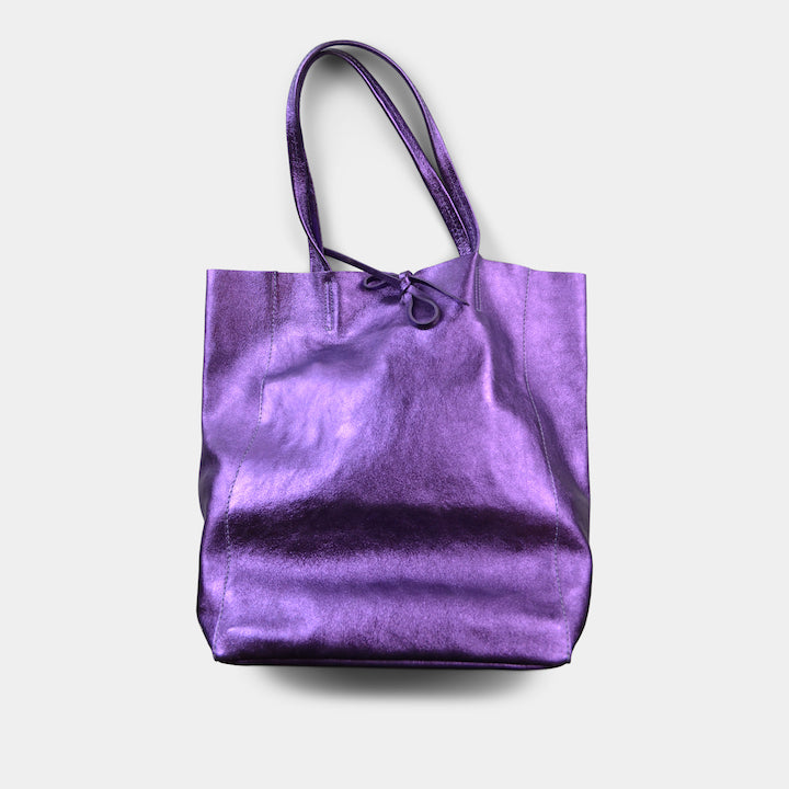 JIJOU CAPRI METALLIC MAXI LEATHER TOTE IN PURPLE