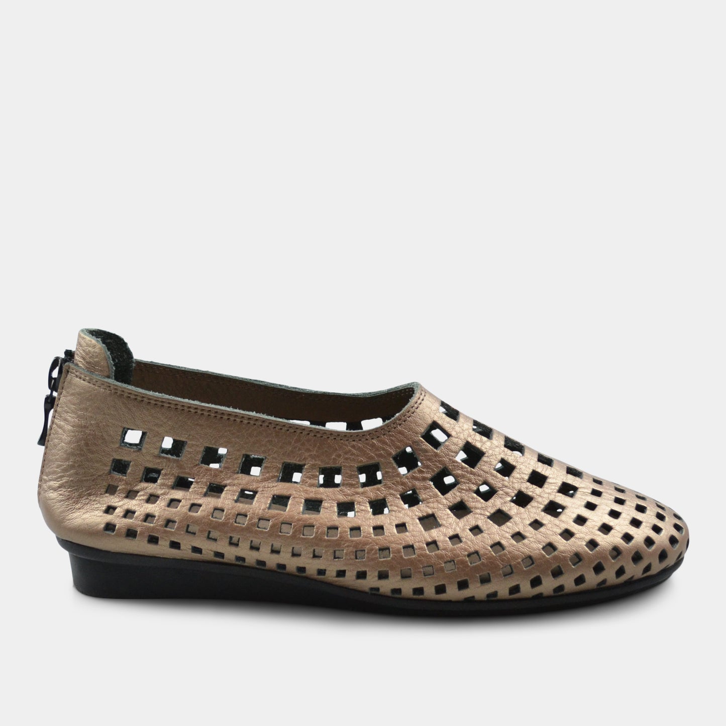 ARCHE NRICK FLAT IN METALLIC TAN