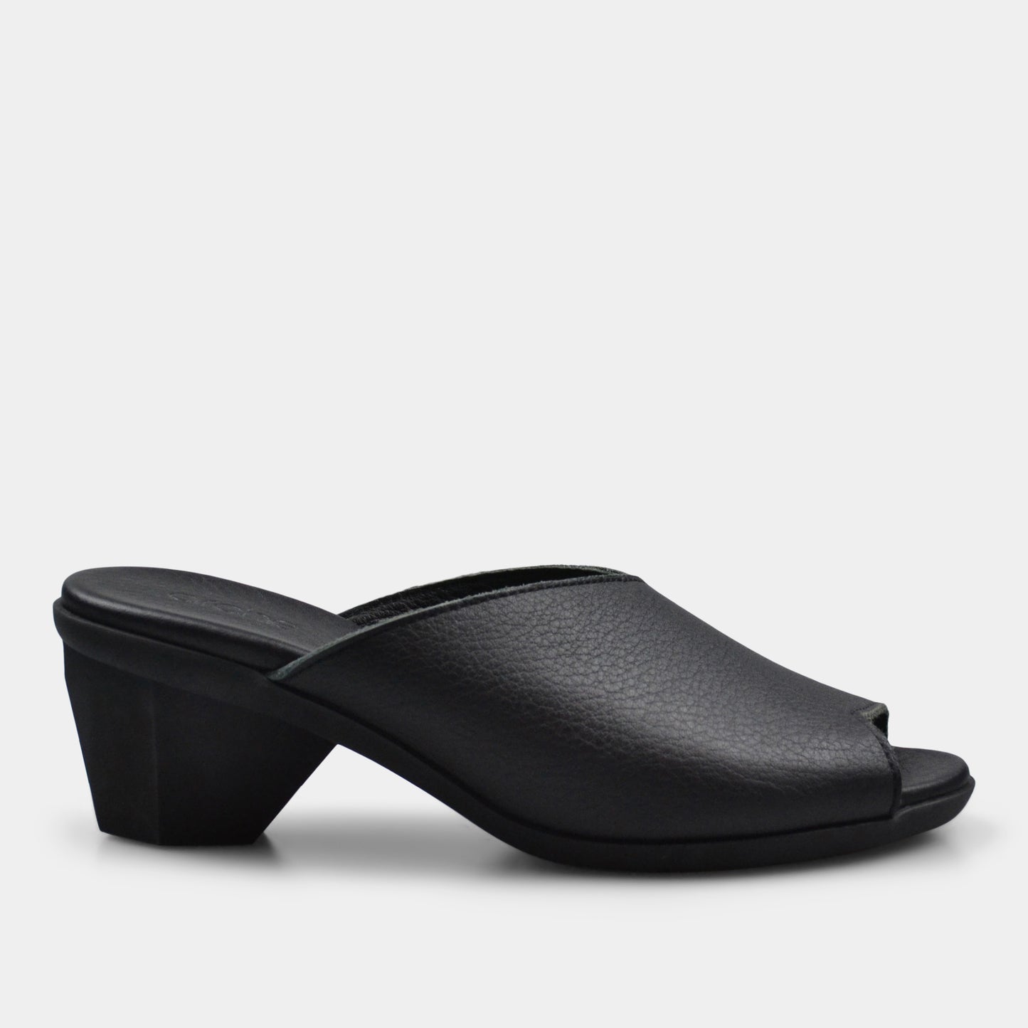 ARCHE ENOUKH IN BLACK