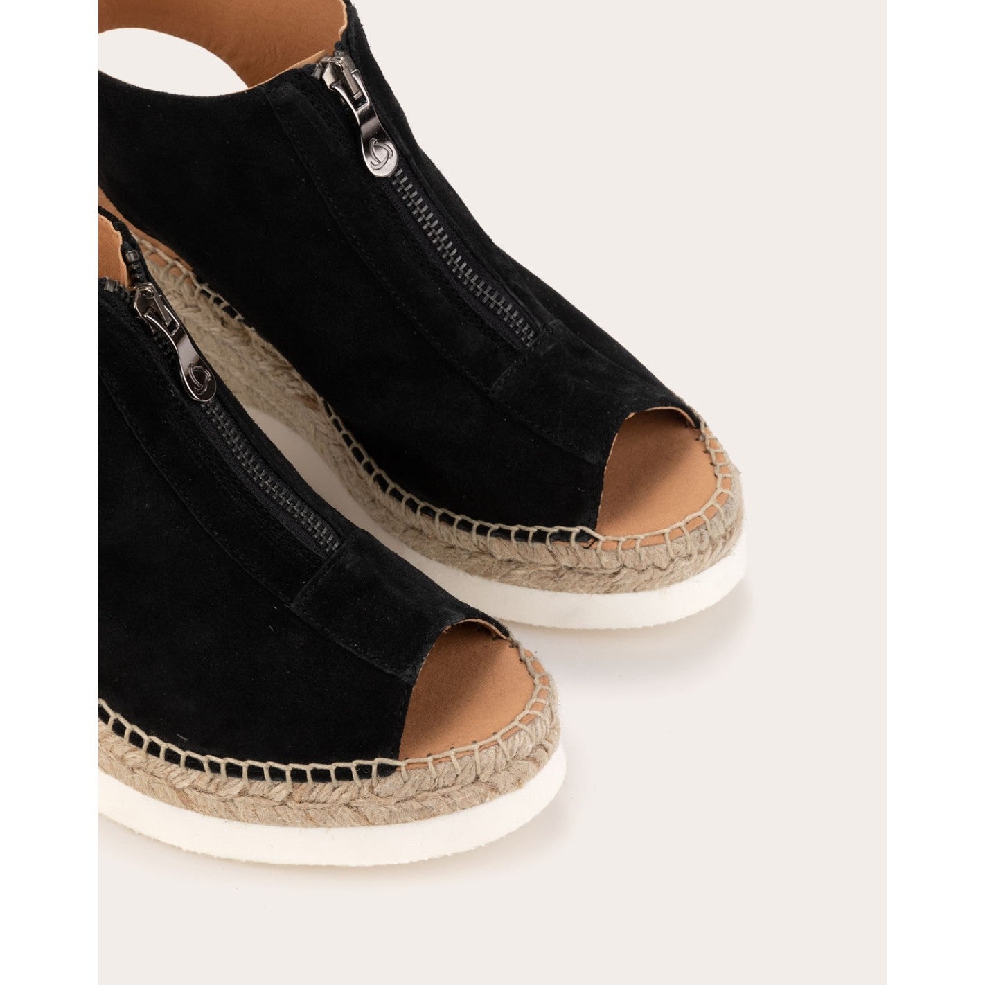 KANNA EMILY WEDGE SANDAL IN BLACK