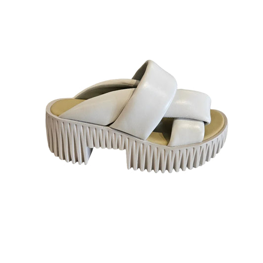 4CCCCEES PLIA SEMO IN WHITE