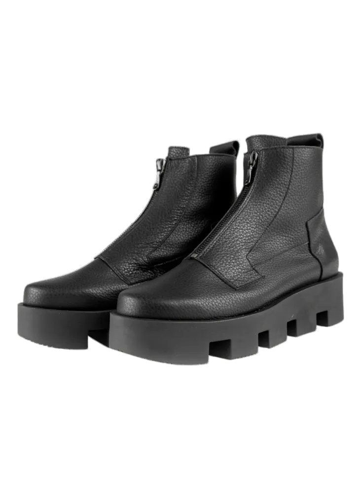 ARCHE TREEKA ANKLE BOOTS IN BLACK