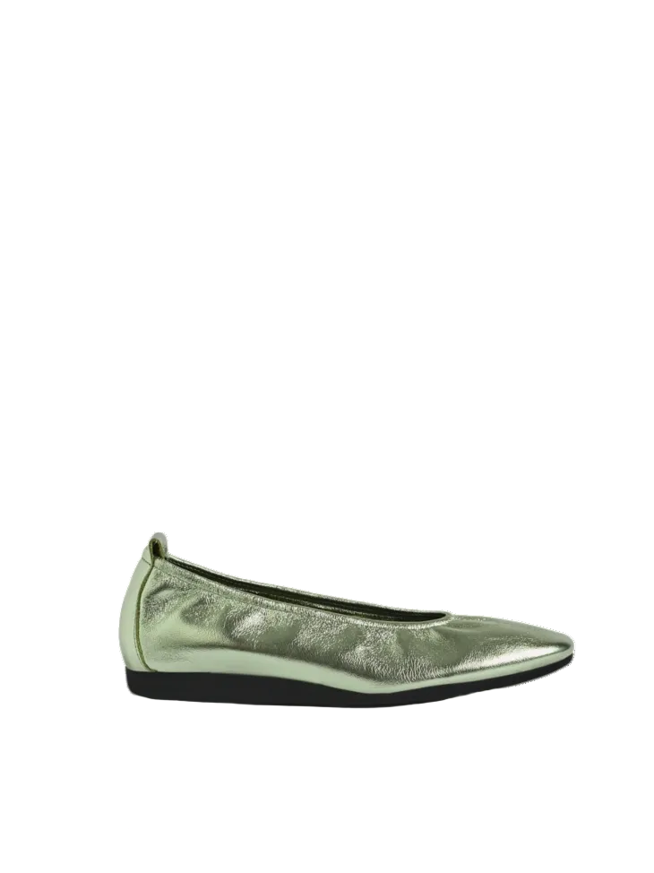 ARCHE LAIUS BALLERINAS IN METALLIC GREEN