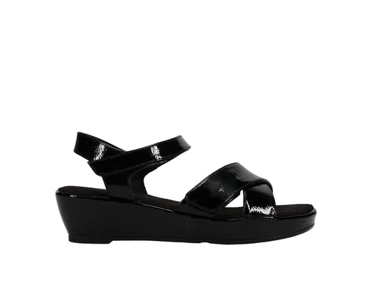 VANELI ENDRE WEDGE SANDAL IN BLACK NAPLAK