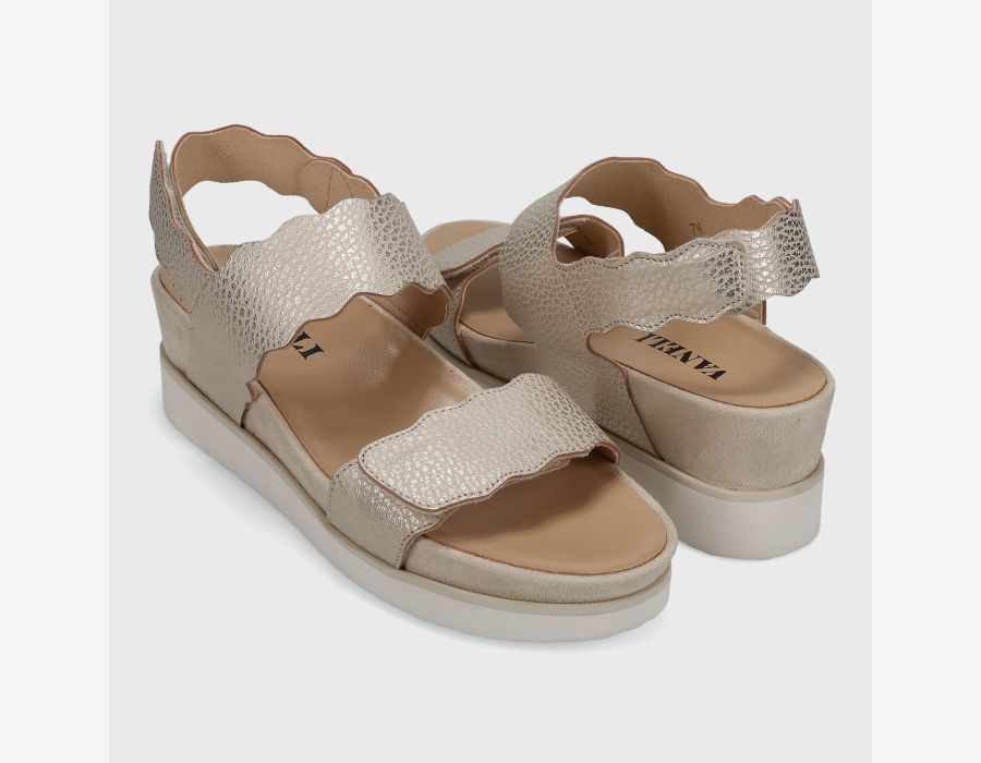 VANELI ULANI WEDGE SANDAL IN PLATINO TOLOSA