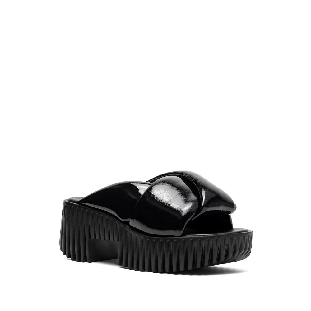 4CCCCEES PLIA ANDA SANDAL IN BLACK