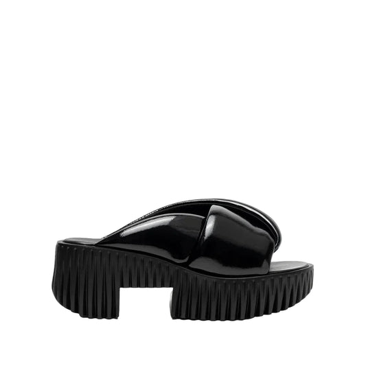 4CCCCEES PLIA ANDA SANDAL IN BLACK