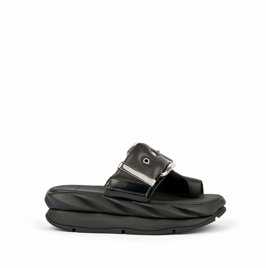 4CCCCEES MELLOW GLOW SANDAL IN BLACK