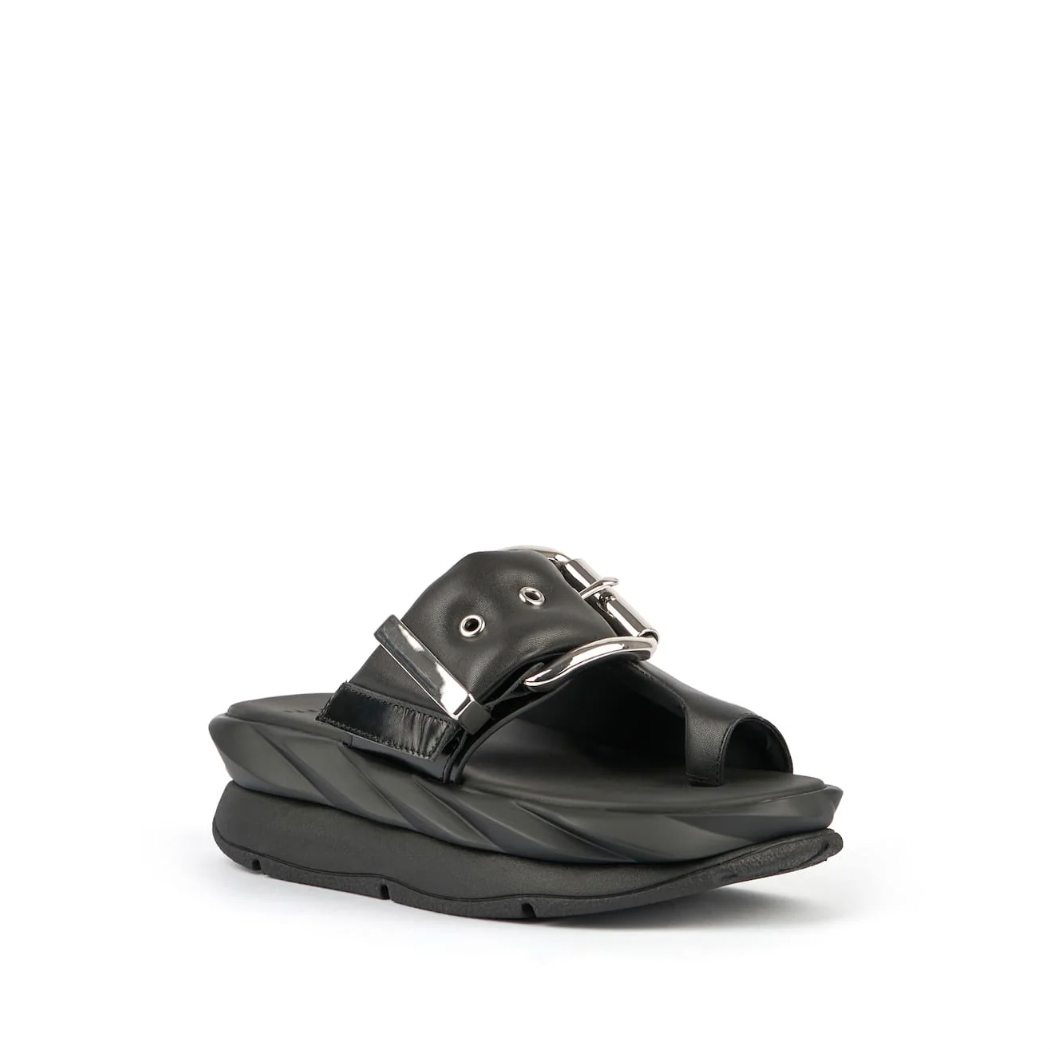 4CCCCEES MELLOW GLOW SANDAL IN BLACK