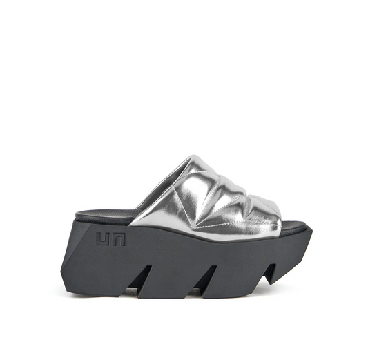 UNITED NUDE PULL PUFFY SANDAL IN SILVER