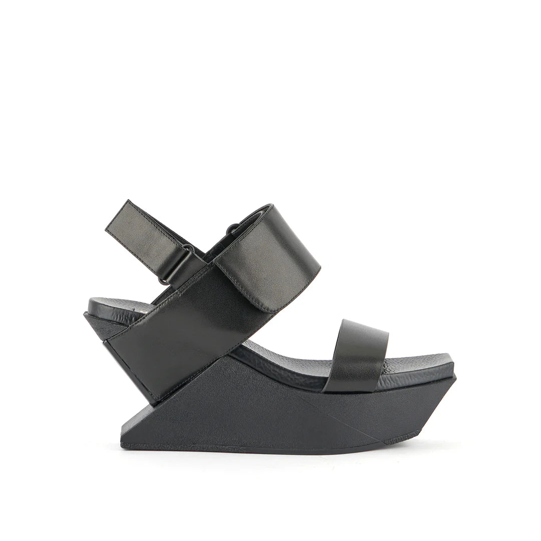 UNITED NUDE DELTA WEDGE SANDAL IN BLACK