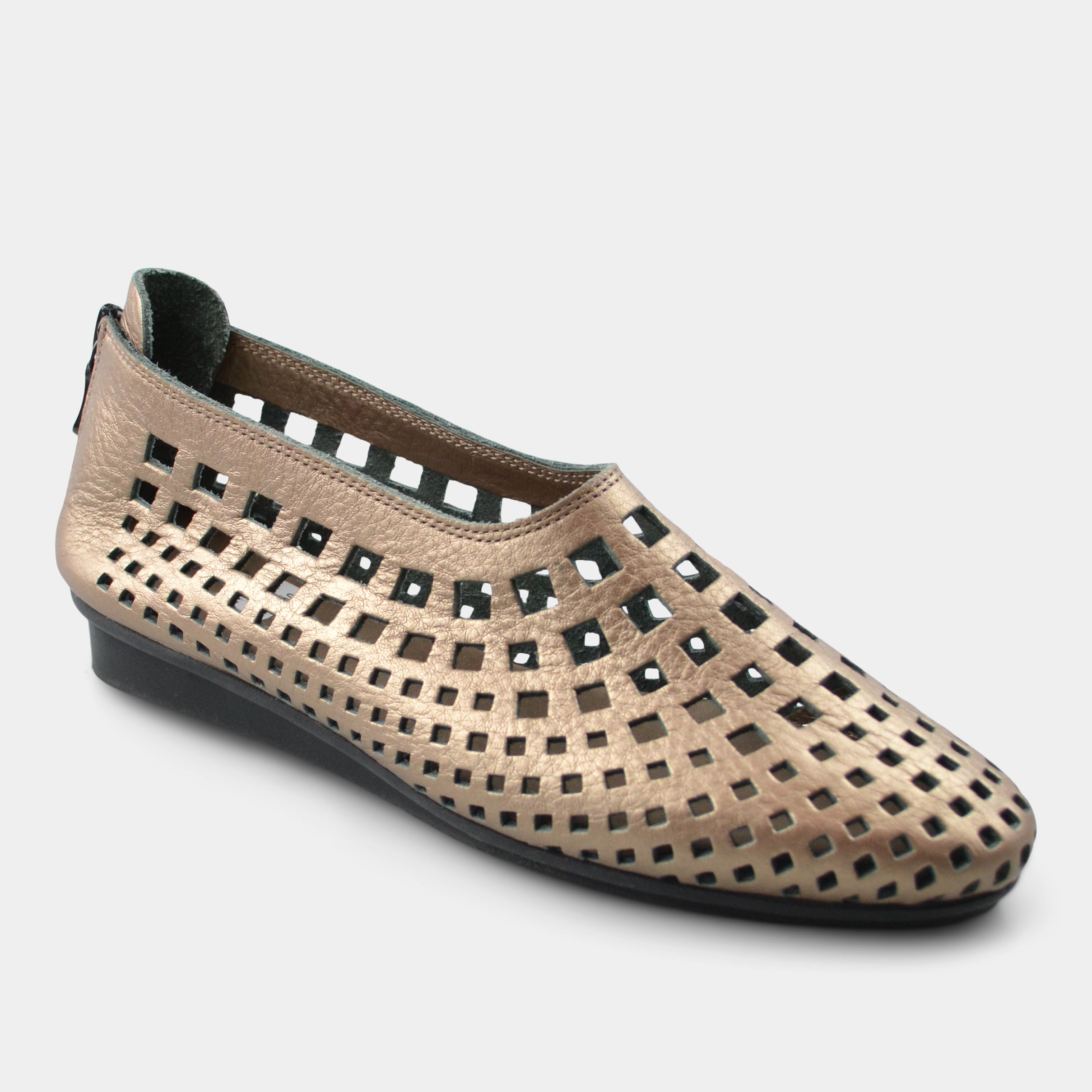 ARCHE NRICK FLAT IN METALLIC TAN